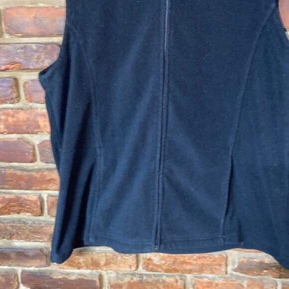 Kinetic Plus Solid Black Fleece Full Zip Sleeveless Vest Women's - Picture 3 of 7